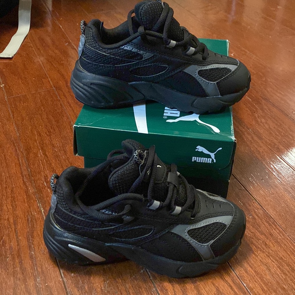 Puma Sneakers